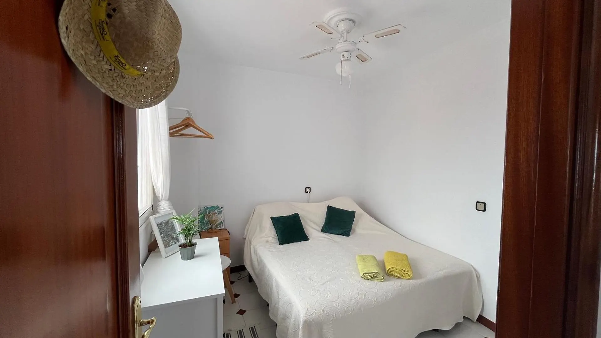 Family Home In Barbate Patio & Azotea Spanje